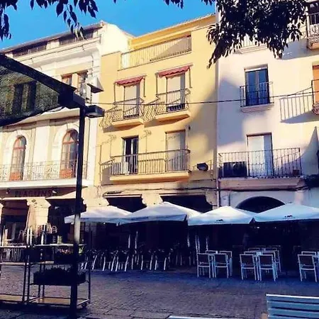 Lovely 2 Bedrooms Main Square Apartment *