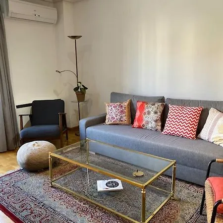 Lovely 2 Bedrooms Main Square