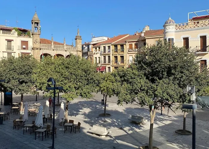 Lovely 2 Bedrooms Main Square Lejlighed Plasencia